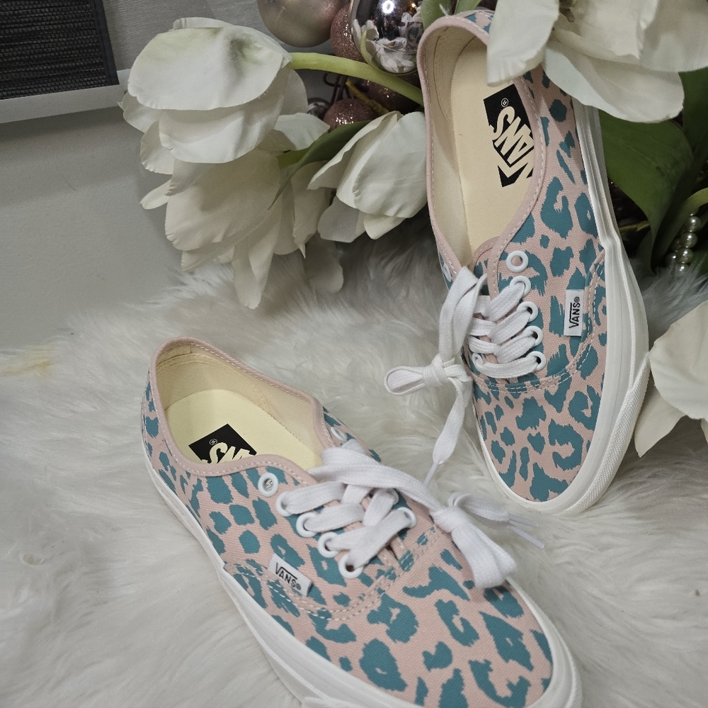 VANS AUTHENTIC OG womens sneakersSize8 style:VN000EAAO3N Color:CHEETAH SEPIA - Picture 2 of 7